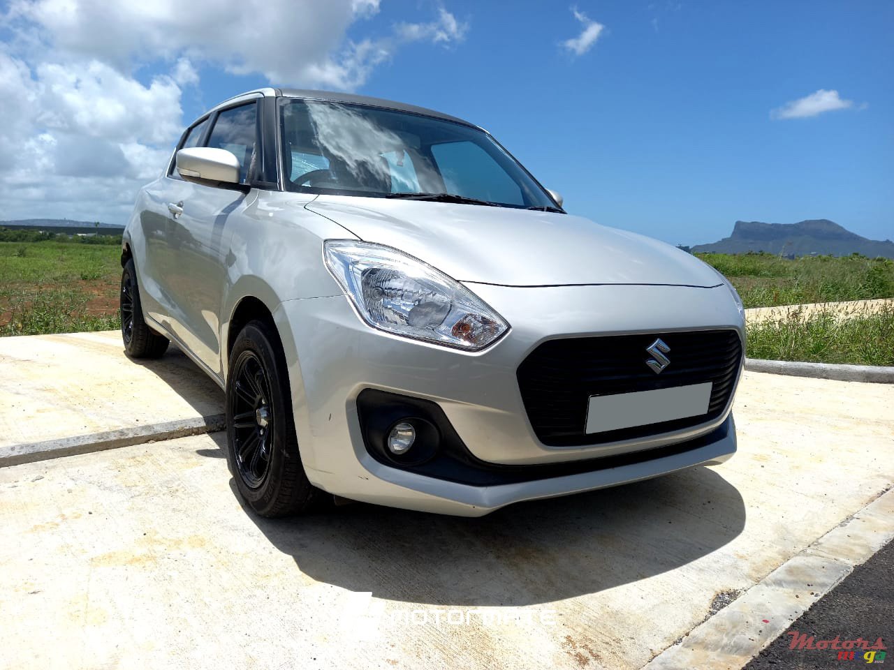 2021' Suzuki Swift GLX photo #1