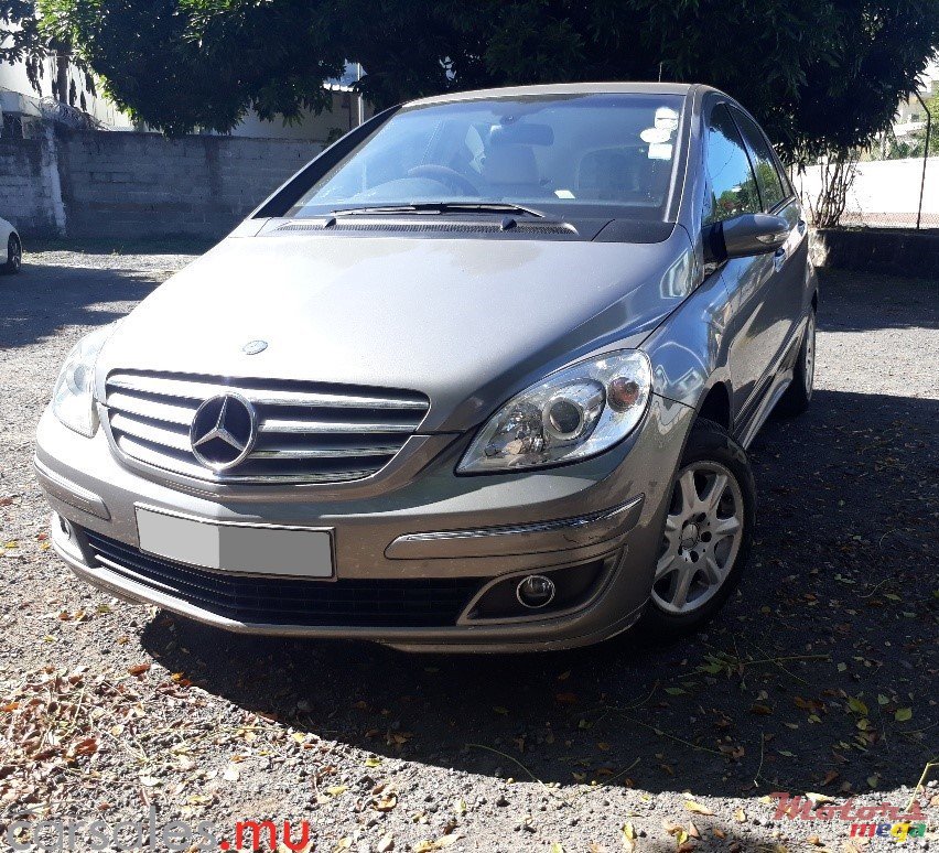 2006' Mercedes-Benz B 150 photo #1