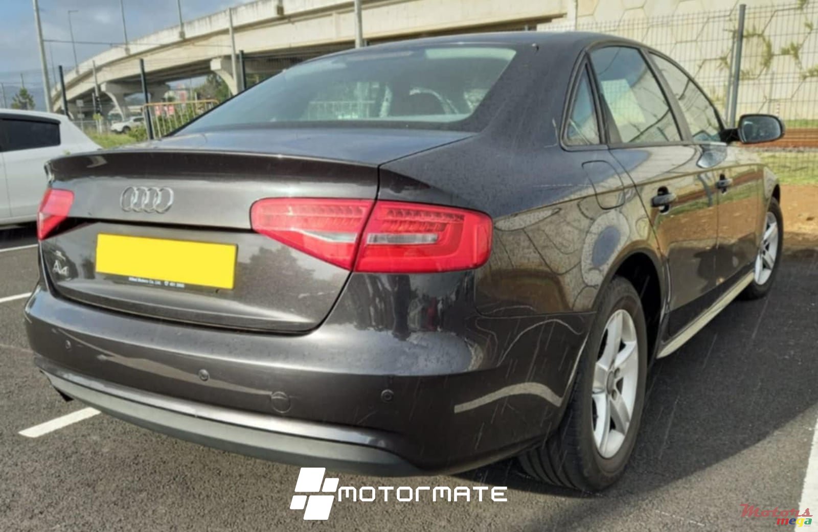 2013' Audi A4 Sedan photo #3