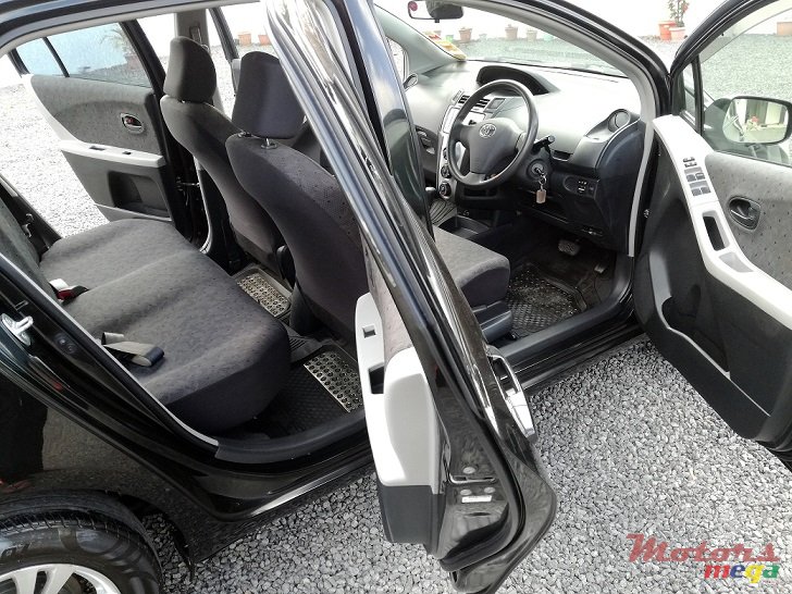 2011' Toyota Vitz ZZ 11 Auto 1.0L JAPAN photo #3