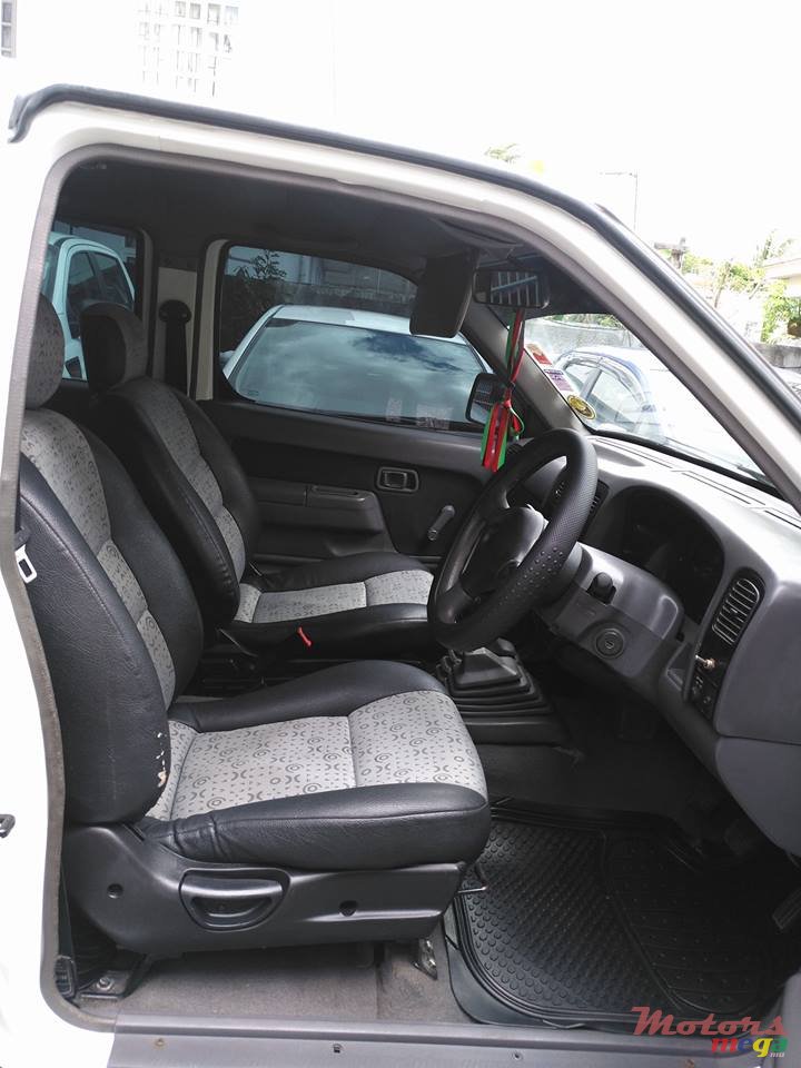 2007' Nissan Pickup photo #6