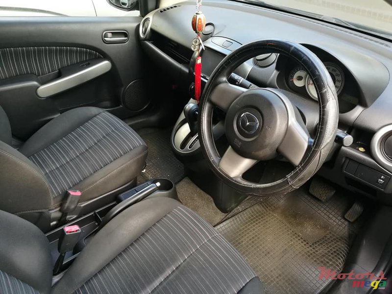 2010' Mazda Demio photo #4