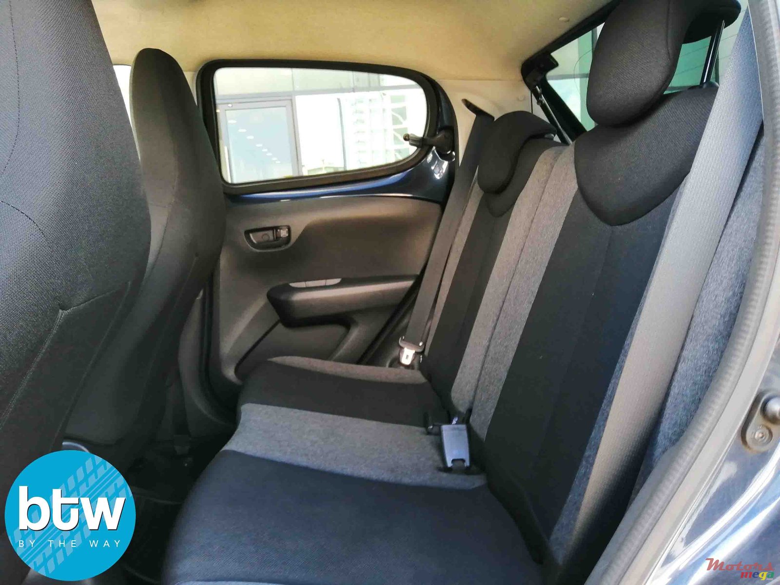 2015' Citroen C1 photo #4