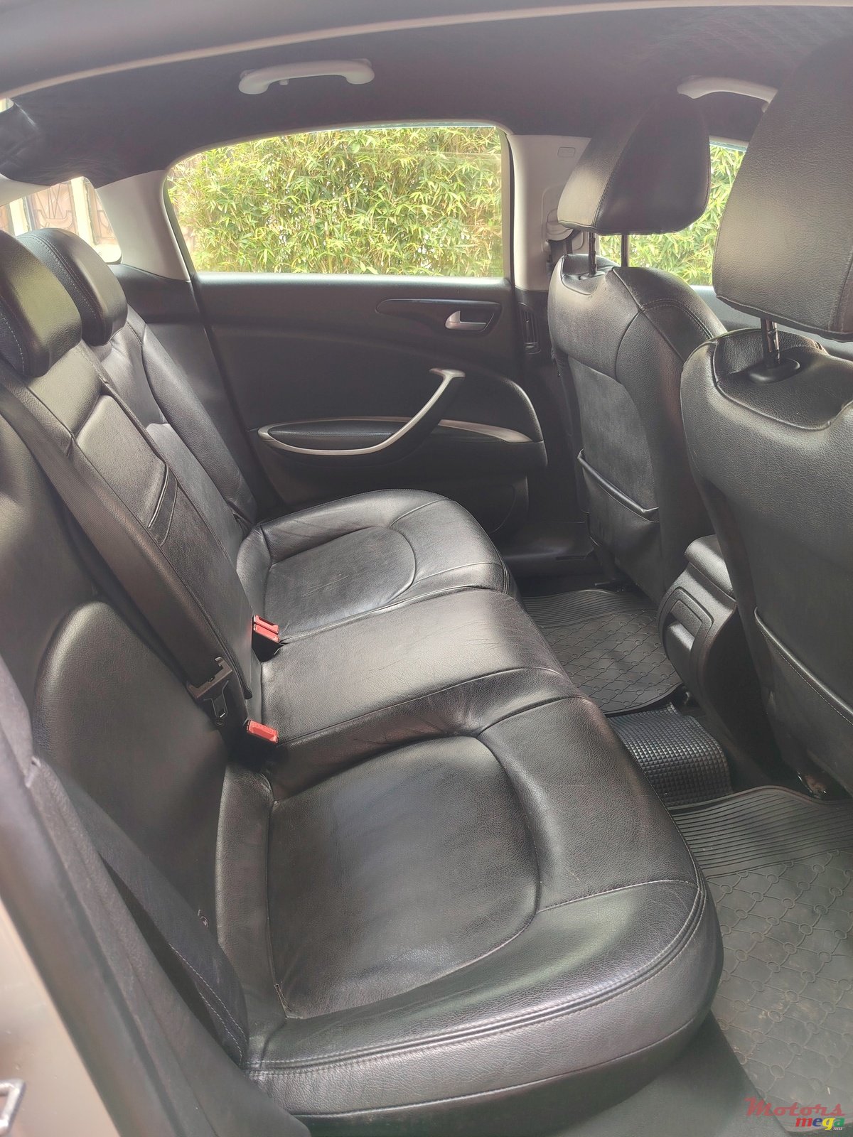 2011' Citroen C5 photo #7