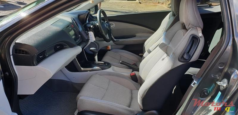 2010' Honda CR-Z photo #3