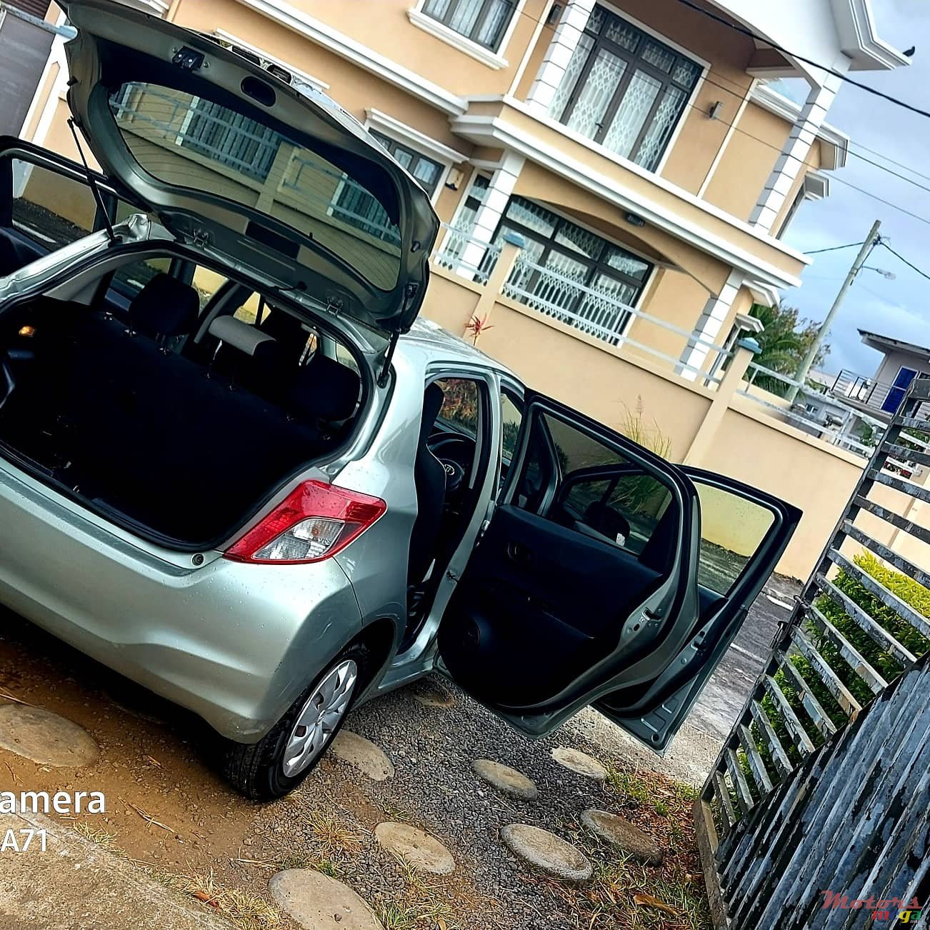 2014' Toyota Vitz Dorigine photo #4