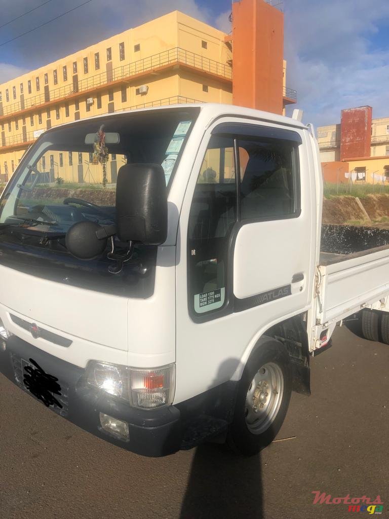 2001' Nissan Atlas photo #4