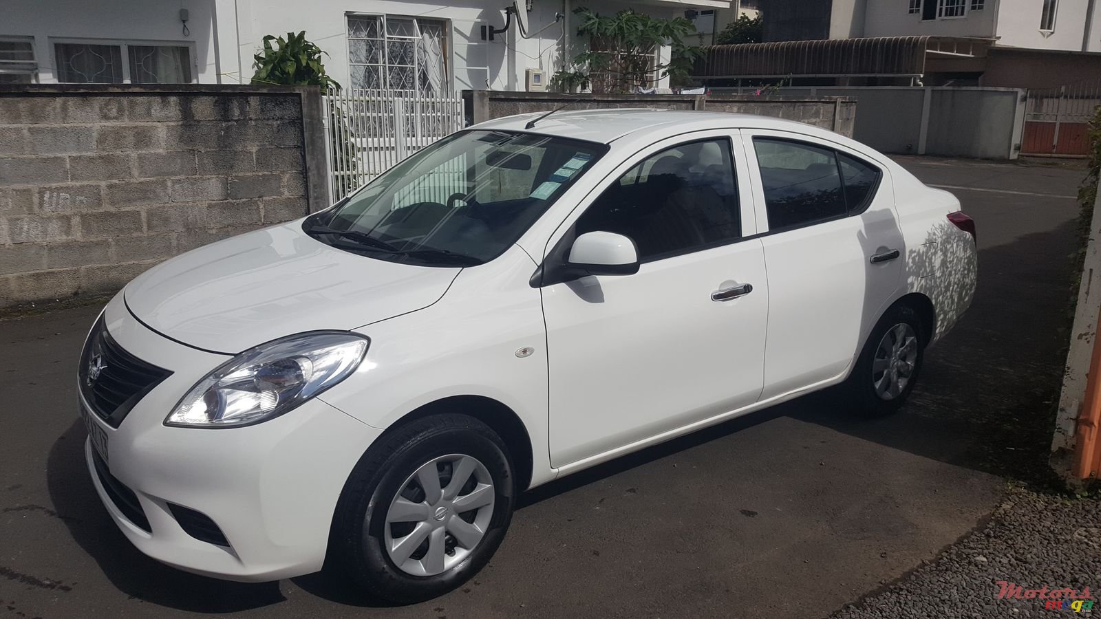 2013' Nissan Almera photo #3