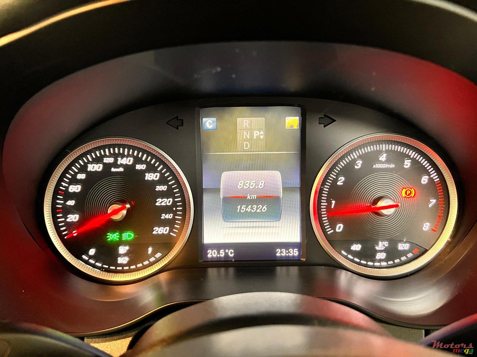 2016' Mercedes-Benz C 180 photo #7