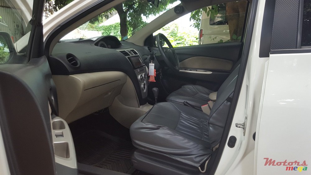 2006' Toyota Belta 1.3 photo #6