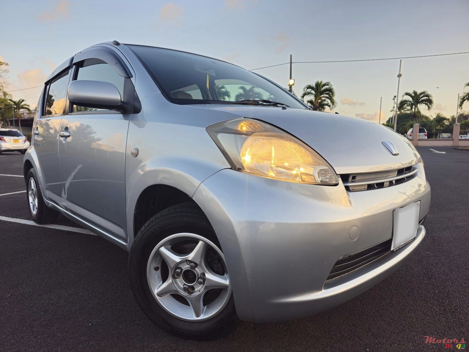 2006' Toyota Passo photo #2