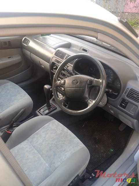 1998' Toyota Starlet photo #3