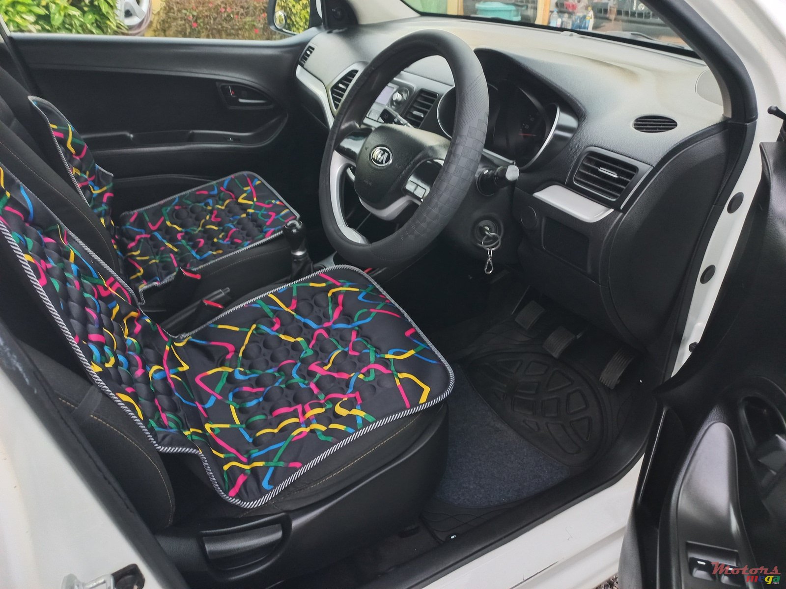 2017' Kia Picanto MANUAL photo #3