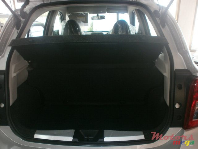 2014' Nissan March photo #7