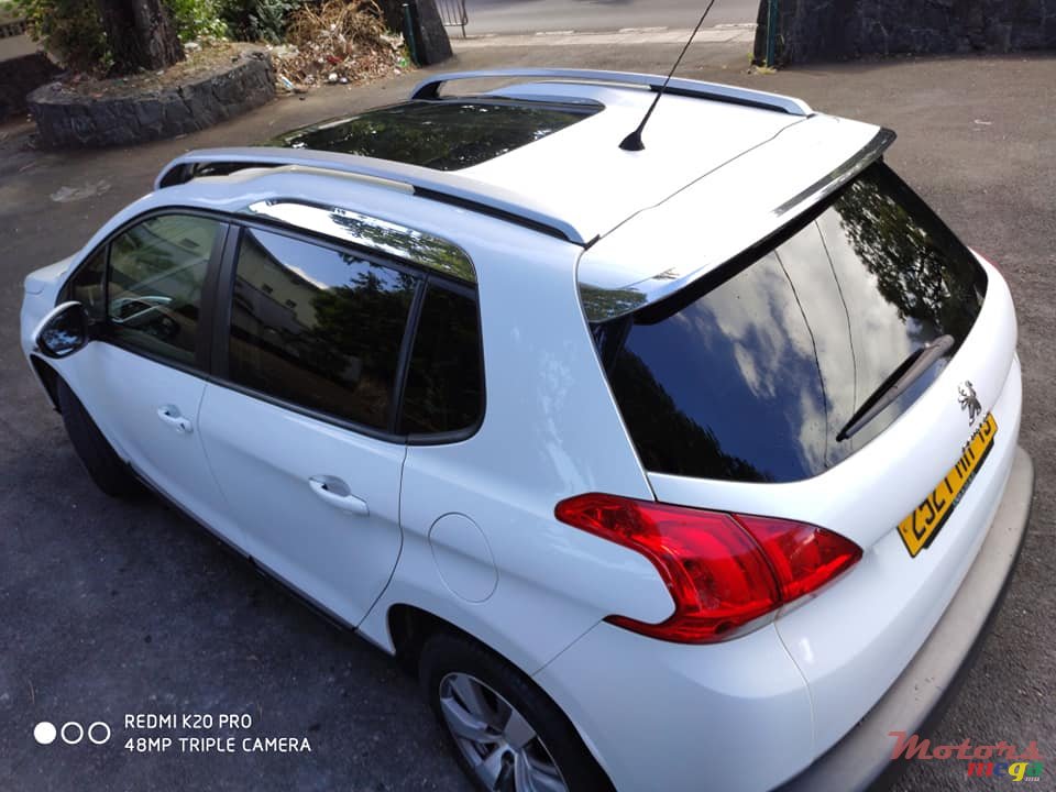 2015' Peugeot 2008 Allure photo #3