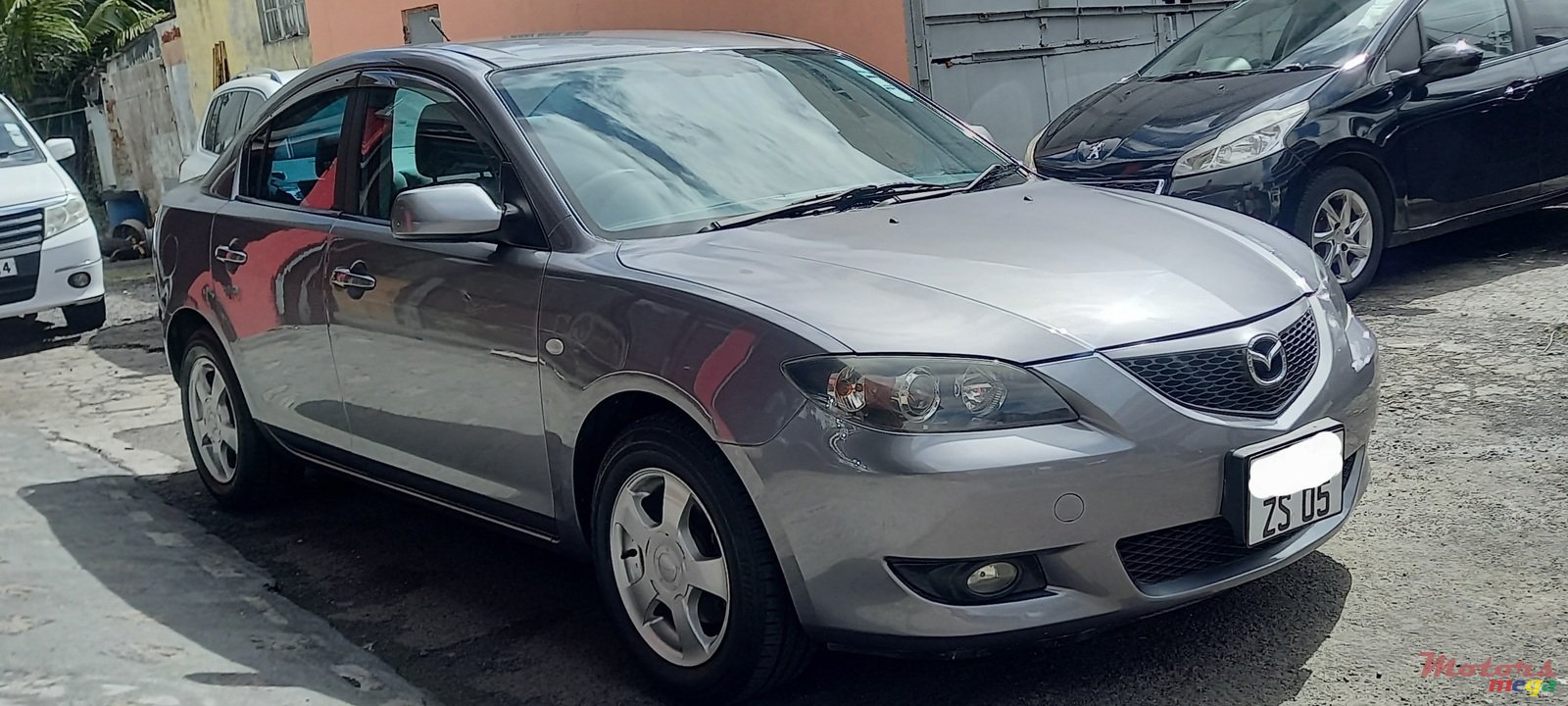 2005' Mazda Axela photo #1