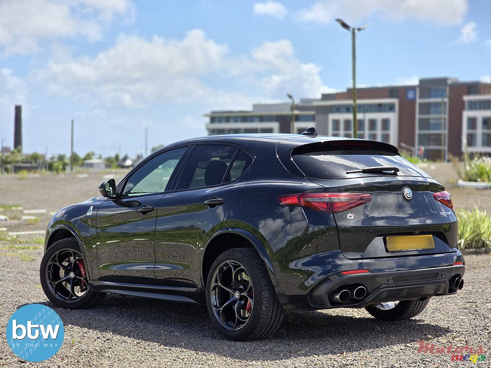2019' Alfa Romeo Stelvio QUADRIFOGLIO V6 2.9 photo #3