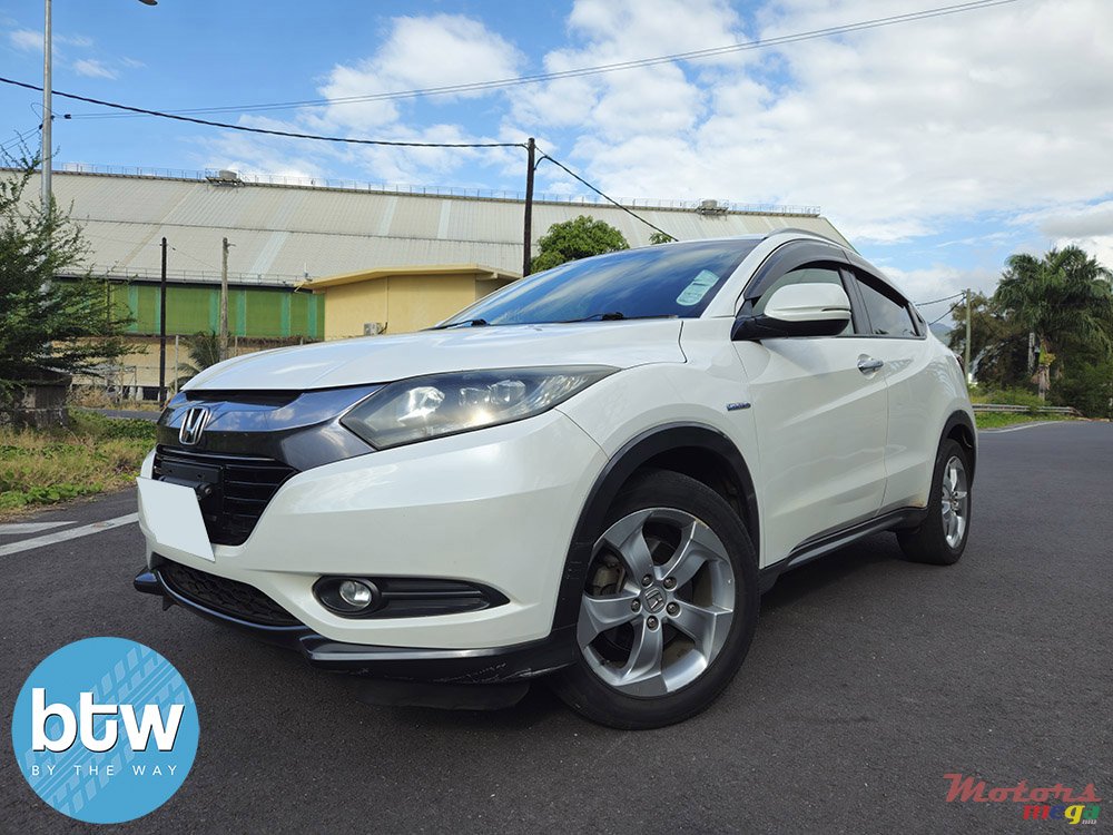 2014' Honda Vezel photo #2