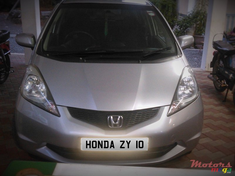 2010' Honda Fit photo #1