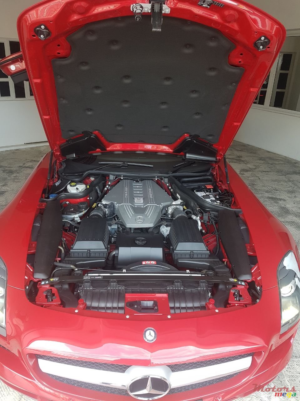 2016' Mercedes-Benz SLS AMG photo #2