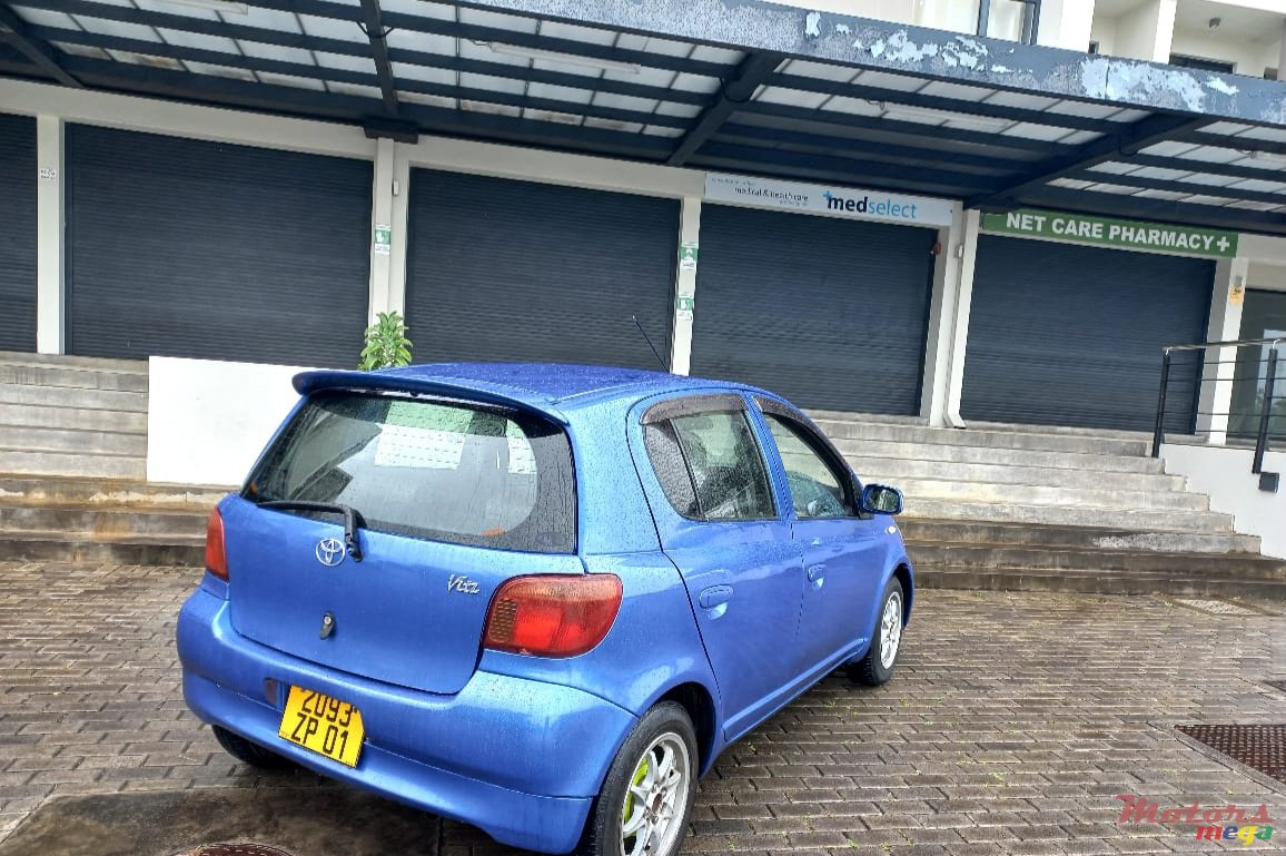 2001' Toyota Vitz any photo #2