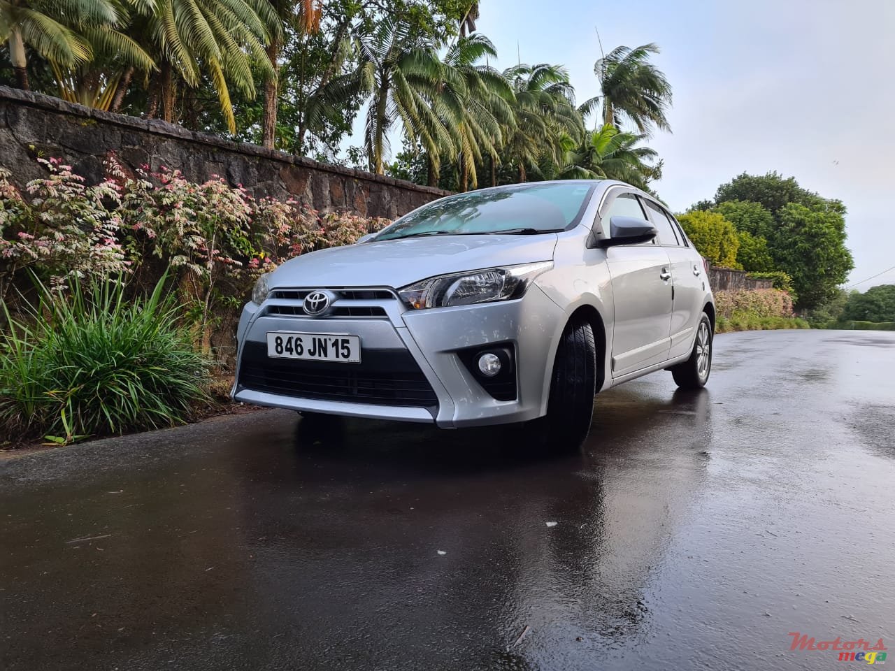 2015' Toyota Yaris photo #7