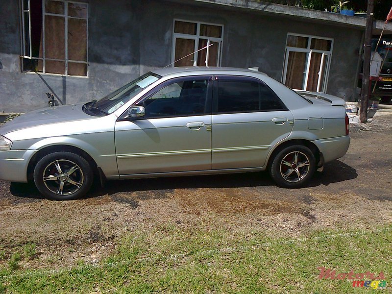 2000' Mazda Familia photo #1
