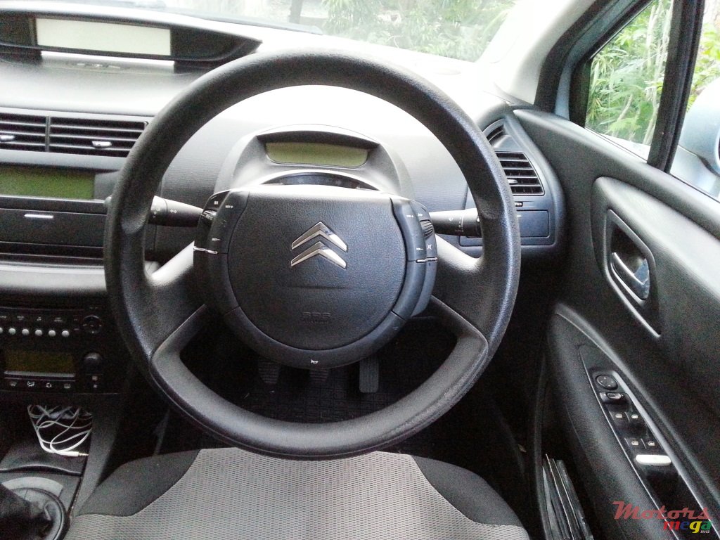 2006' Citroen C4 photo #2