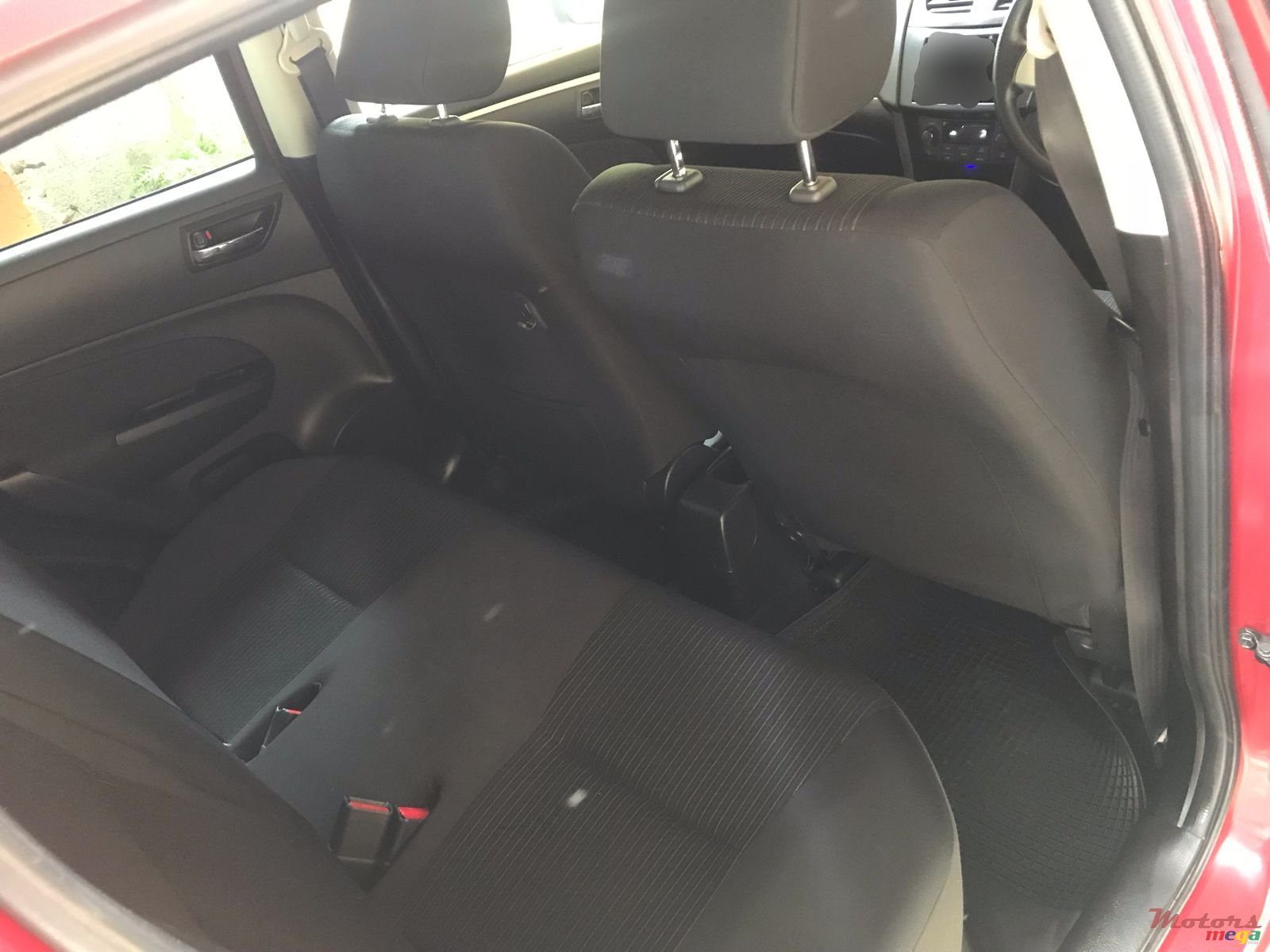 2013' Suzuki Swift photo #3