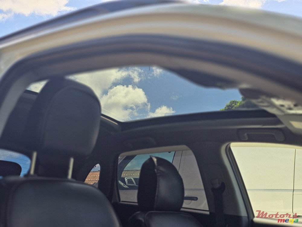 2012' Mitsubishi ASX photo #6