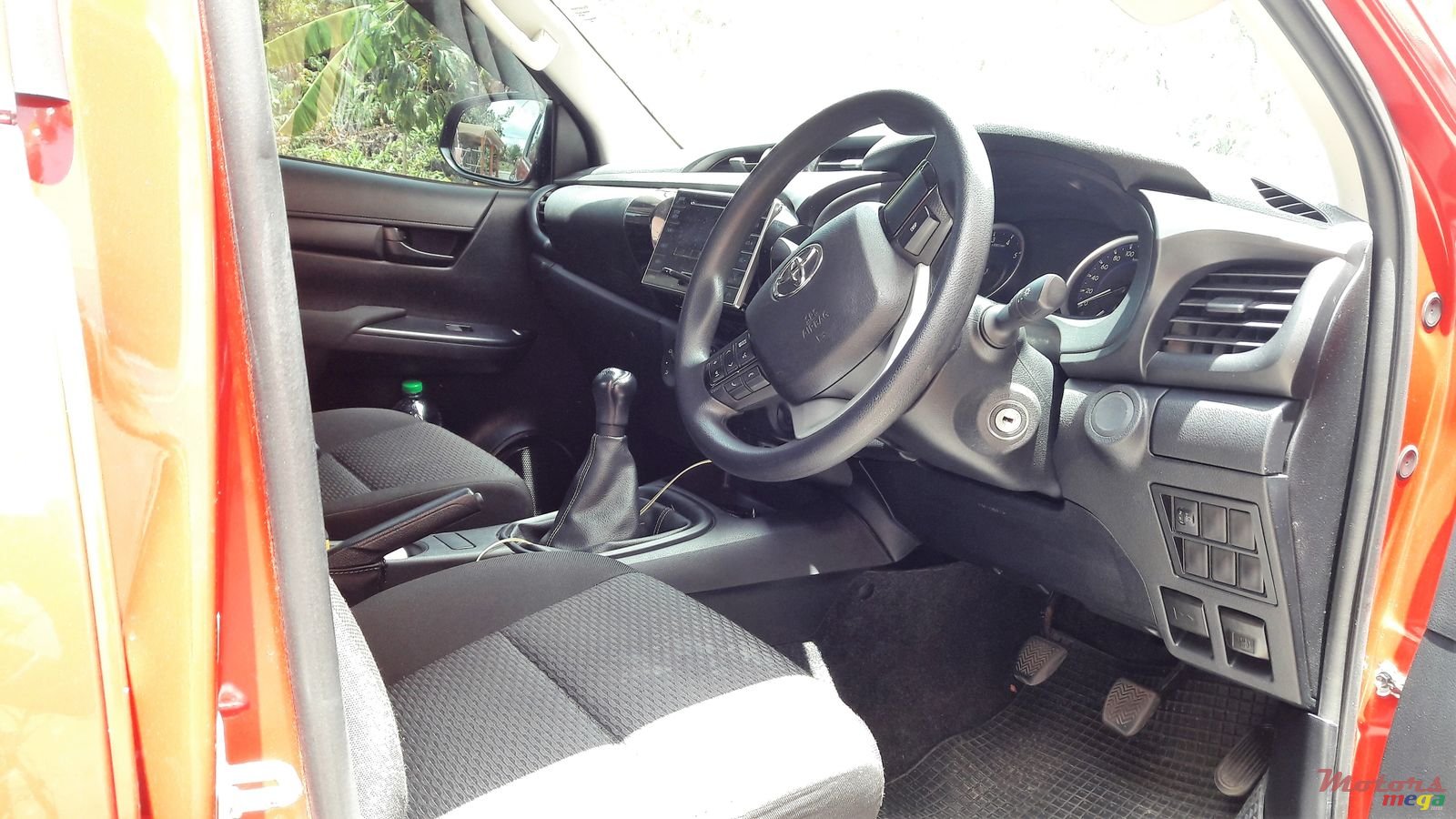 2018' Toyota Hilux photo #7