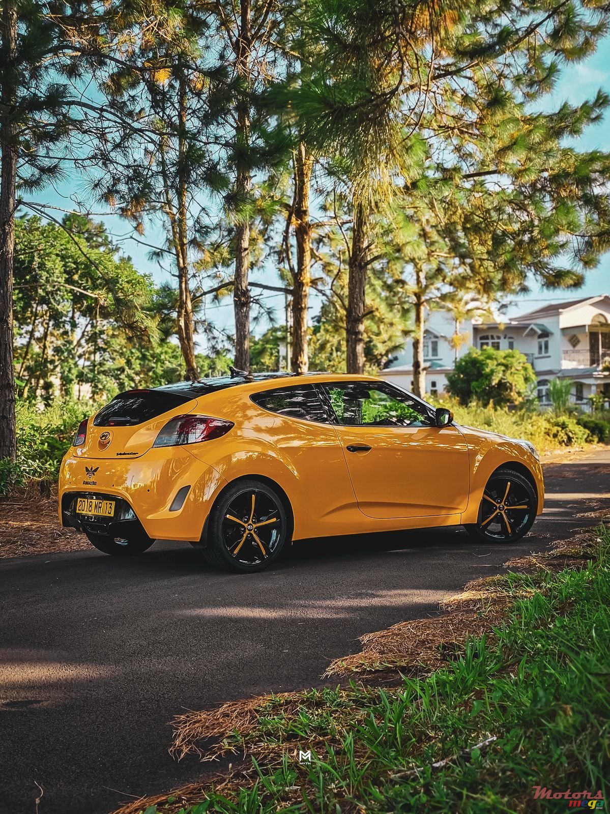 2013' Hyundai Veloster photo #3