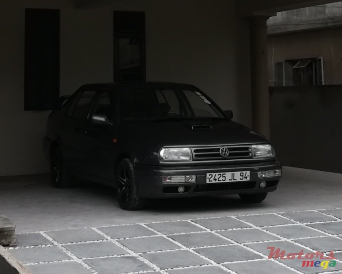 1994' Volkswagen Vento 1391 cc photo #1