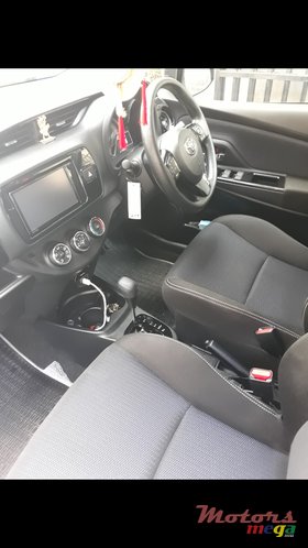 2018' Toyota Vitz photo #6