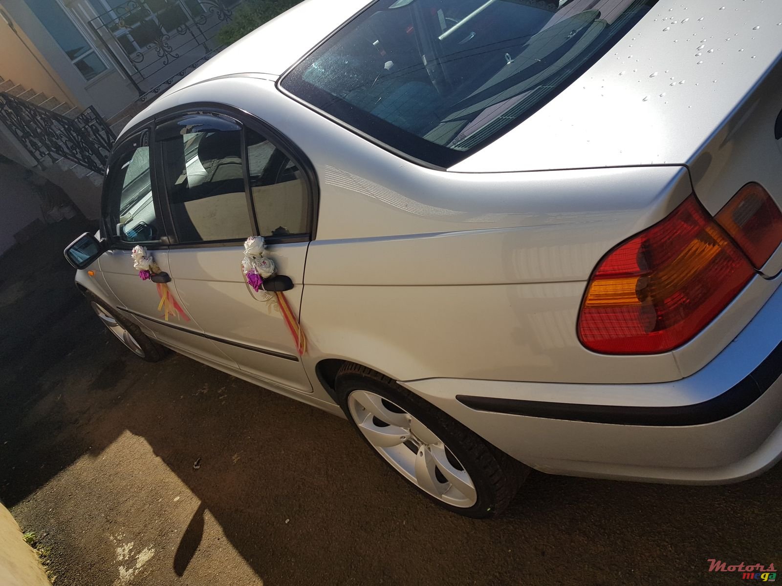 2004' BMW 3 Series photo #1