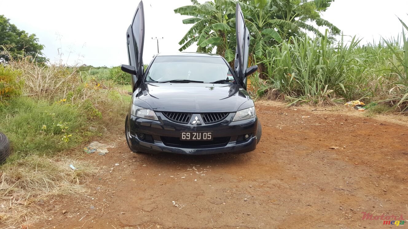 2005' Mitsubishi Lancer X Sportback Evolution photo #2