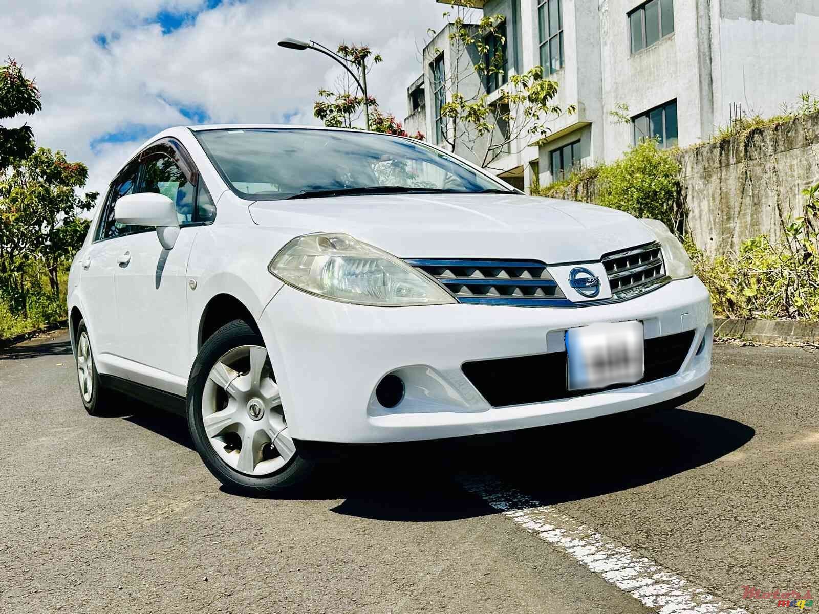 2008' Nissan Tiida photo #1