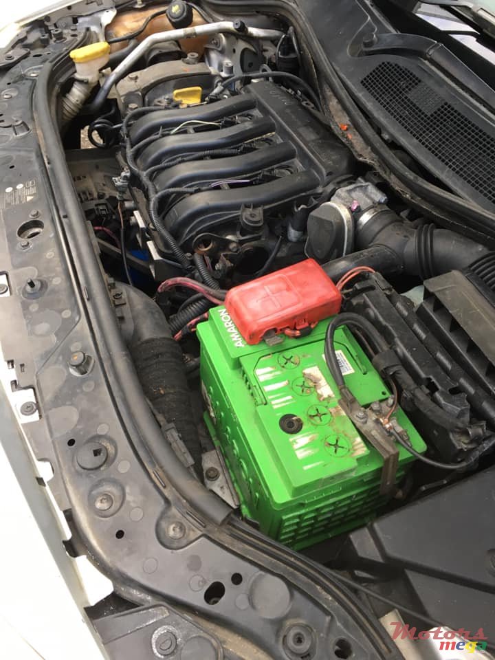 2009' Renault Megane photo #7