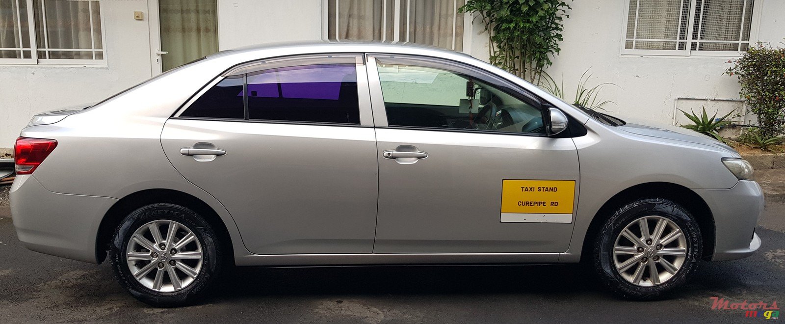 2011' Toyota Allion photo #3