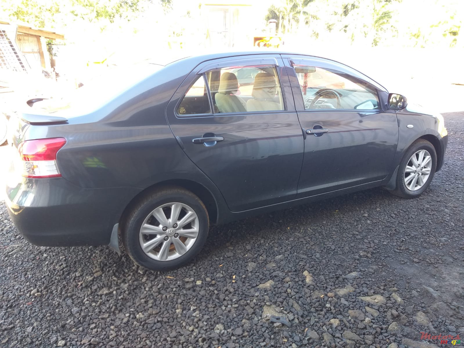 2013' Toyota Yaris photo #4