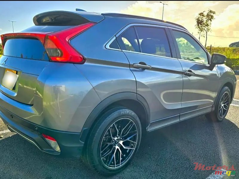 2018' Mitsubishi Eclipse Cross photo #2