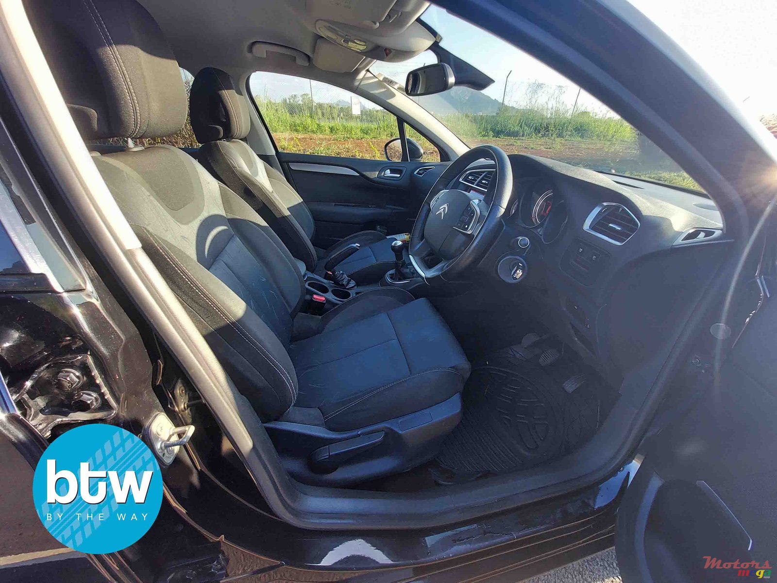 2016' Citroen C4 photo #5