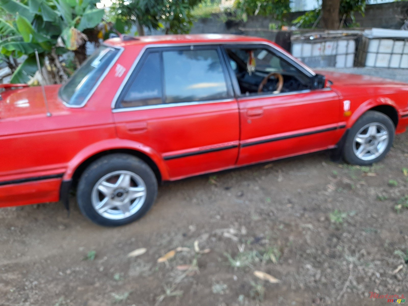 1988' Nissan Bluebird photo #2