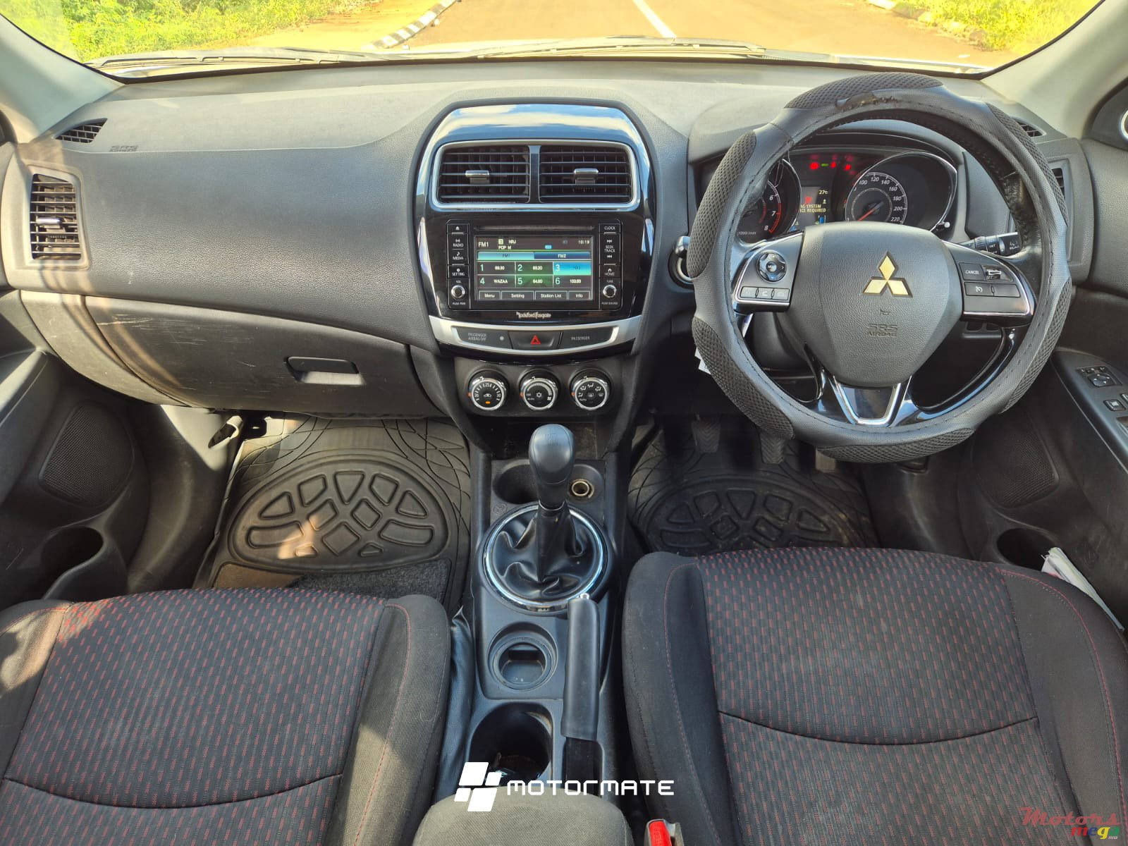 2017' Mitsubishi ASX photo #6