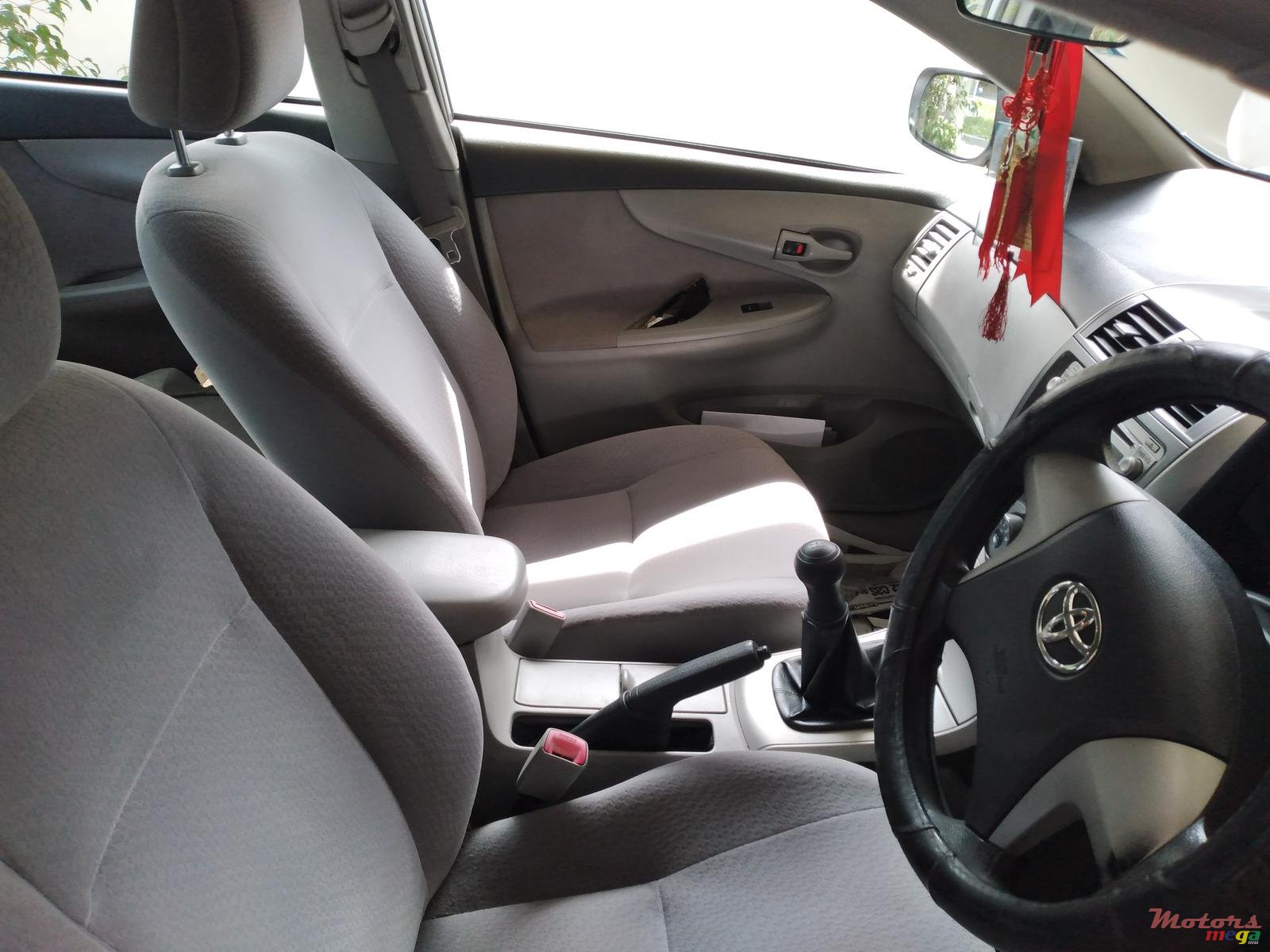 2010' Toyota Axio photo #2