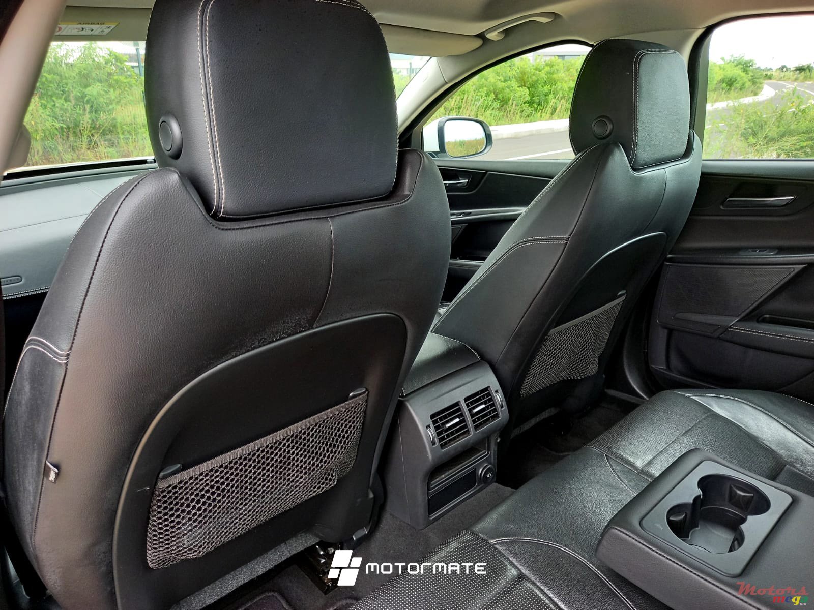 2016' Jaguar XE R-SPORT photo #4