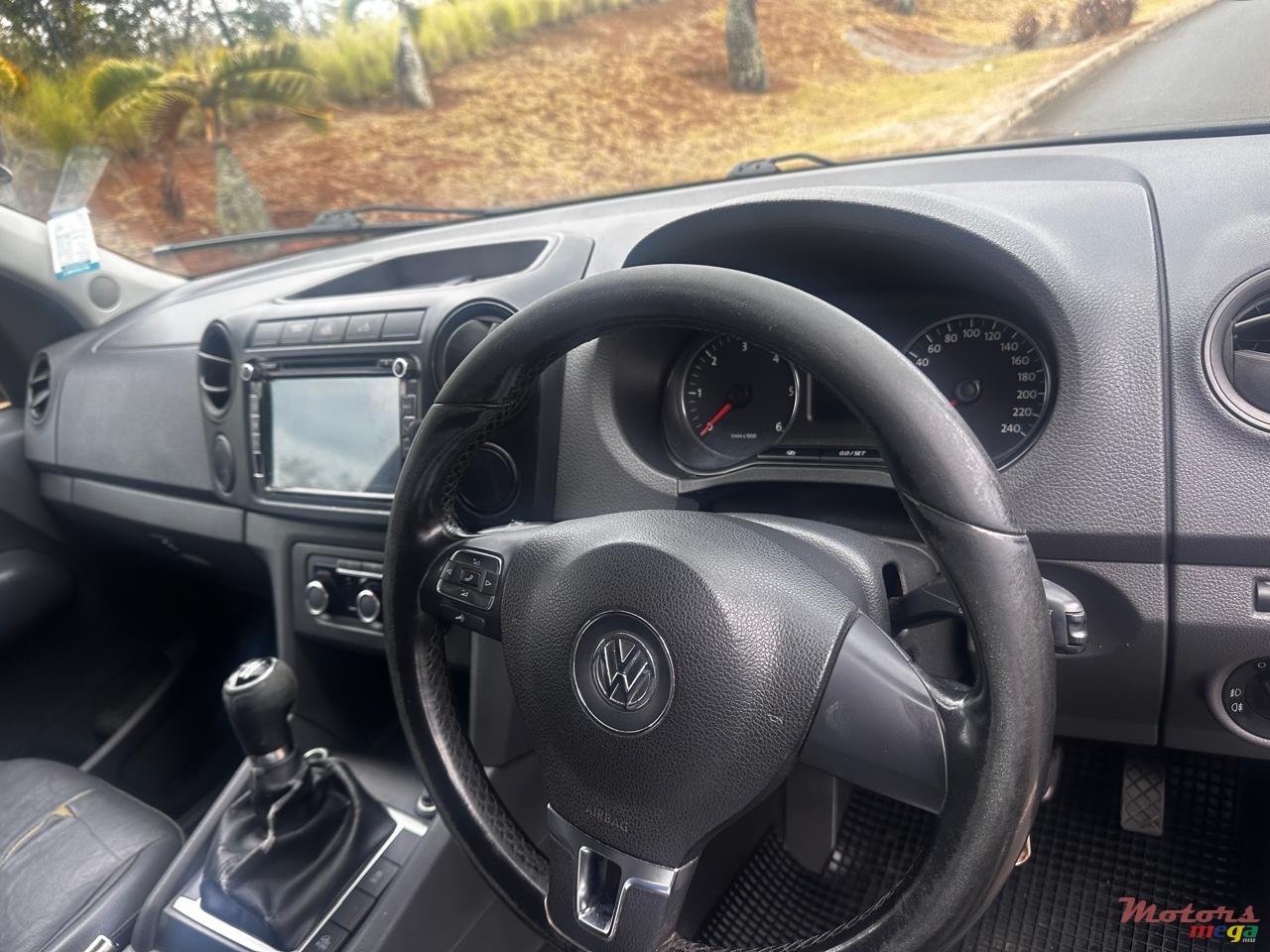 2017' Volkswagen Amarok photo #6