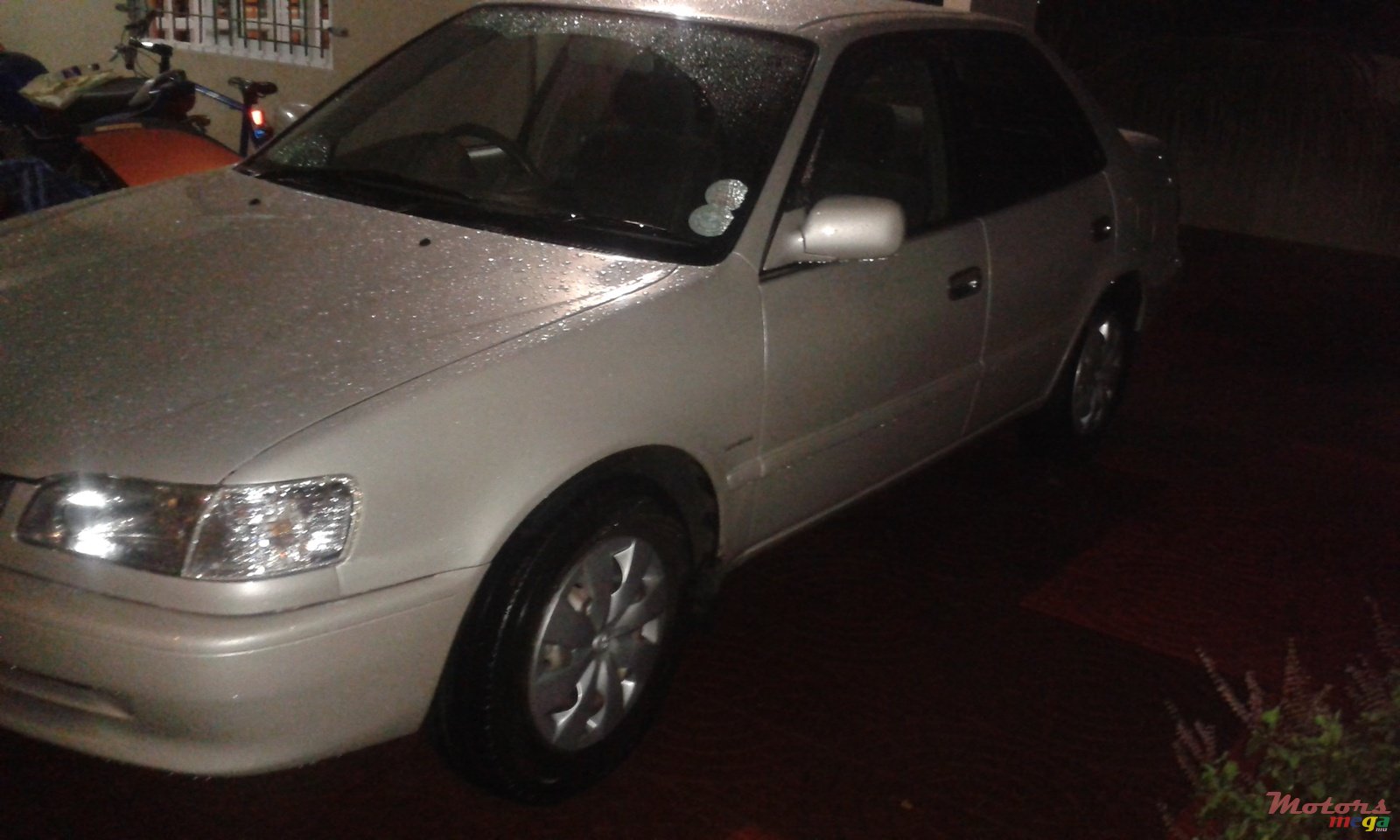 2000' Toyota Corolla photo #2