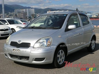 2002' Toyota Vits photo #1