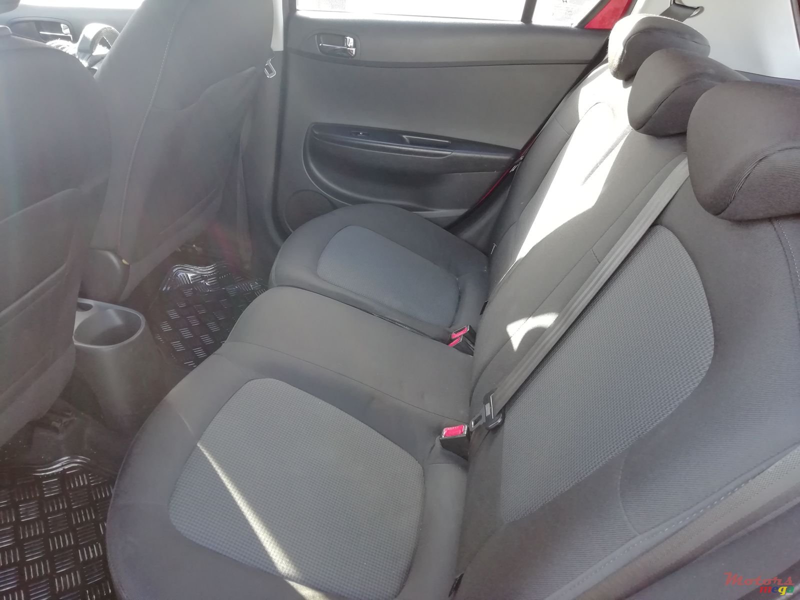 2013' Hyundai i20 photo #4